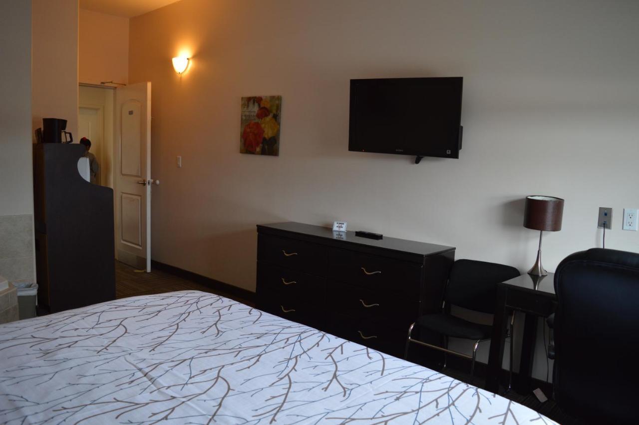Auberge Macdonald Guest Inn Iroquois Falls Exteriér fotografie