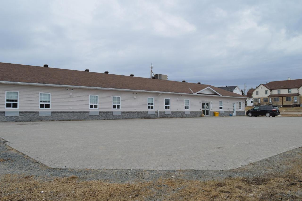 Auberge Macdonald Guest Inn Iroquois Falls Exteriér fotografie